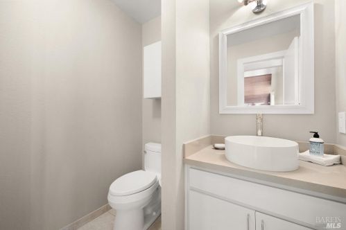 1425 Los Olivos Rd, Santa Rosa CA 95404-2017 exterior