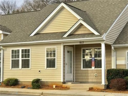 913 Ranchero St, Statesville, NC 28677-4253