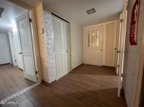 4330 Keim Dr, Glendale, AZ 85301-5413