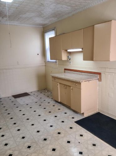 3312 Scott St, Milwaukee, WI 53215-1539