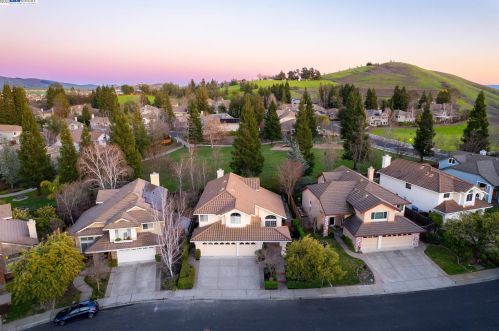 66 Edgegate Ct, Danville, CA 94506-1331