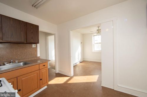 7701 Park Ave, Camden NJ  08109-3534 exterior