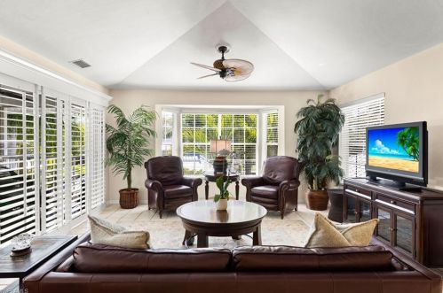 231 2nd Ave, Naples, FL 34102-5908