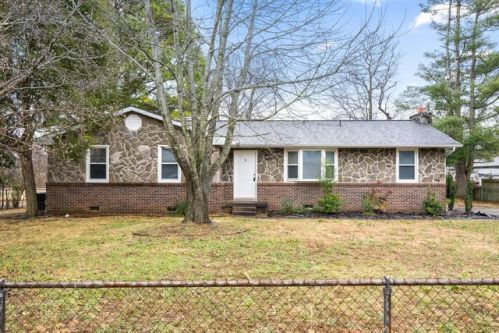110 Dalewood Dr, Clarksville, TN 37042-5479