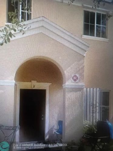 3932 52nd Ave, Hollywood FL 33023-7907 exterior