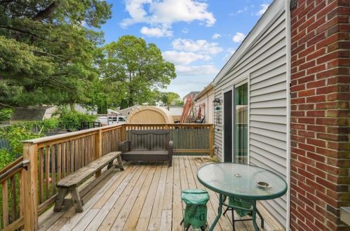 1736 Elmwood Ave, Warwick RI  02888-1104 exterior