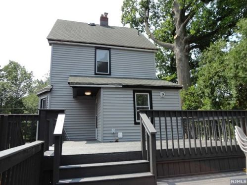 455 Washington Ave, Dumont NJ  07628-1227 exterior