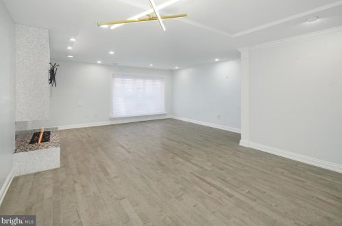 104 Lombard St, Philadelphia PA  19147-1602 exterior