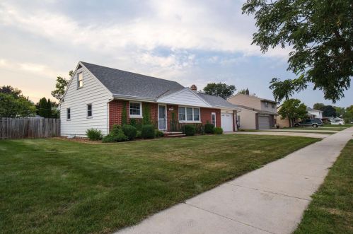2234 Oneida St, Green Bay, WI 54304-4712