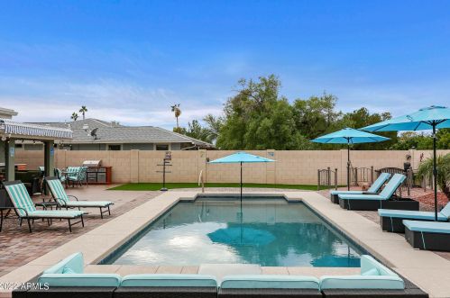 10850 Brookside Dr, Sun City AZ 85351-1013 exterior