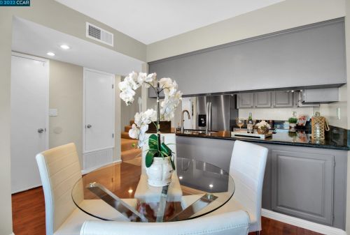 2474 Belvedere Ave, San Leandro CA  94577-6543 exterior