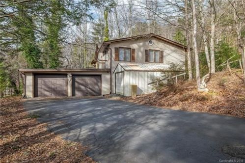 3 Frontier Ct, Asheville, NC 28805-9258