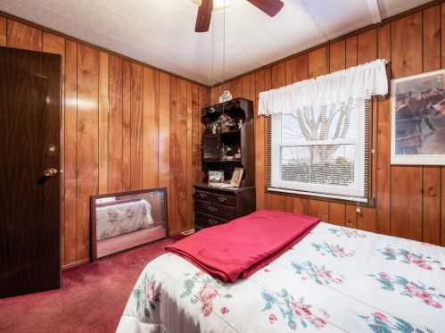 8090 Rdg Rd, Zanesville OH  43701-7869 exterior