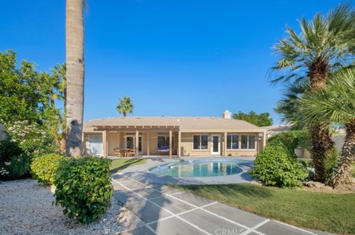 47965 Via Nice, La Quinta CA  92253-2158 exterior