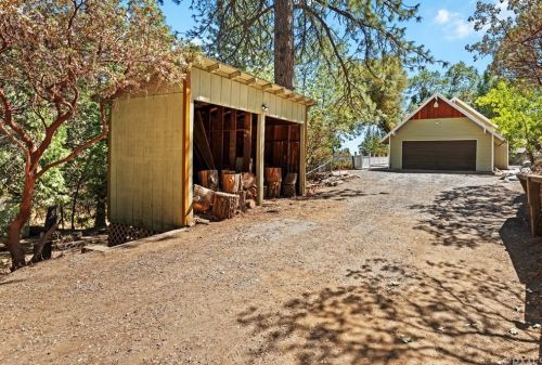 35869 Shriners Ln, Bass Lake, CA 93669-9707