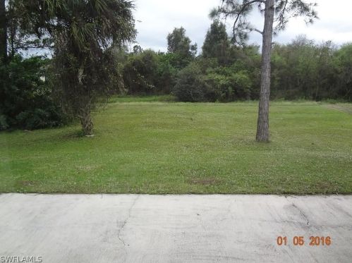 1220 Cloplon St, Lehigh Acres, FL 33974-3600