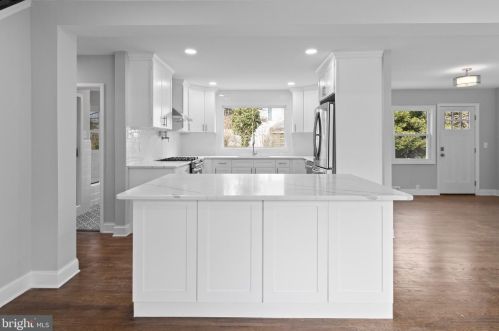 603 Crystal Lake Ave, Tavistock NJ  08033-2711 exterior