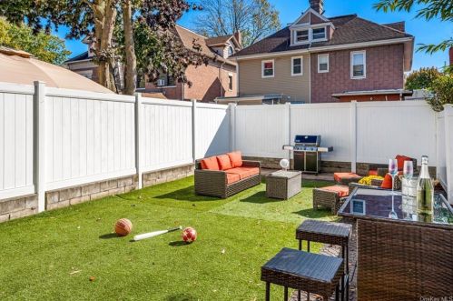 76-38 85th Dr, Jamaica NY  11421-1008 exterior