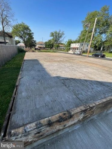628 2nd St, Florence, NJ 08518-1102