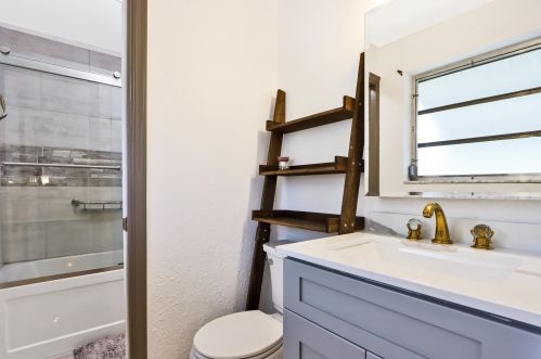 515 8th St, West Palm Beach FL  33403-3101 exterior