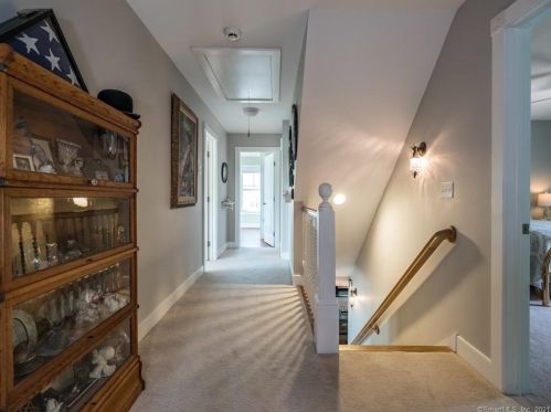 20 Jordan Cove Rd, Waterford CT  06385-3227 exterior