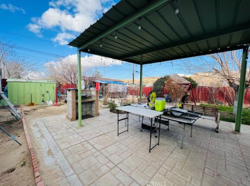 16842 Tracy St, Victorville CA  92395-3722 exterior