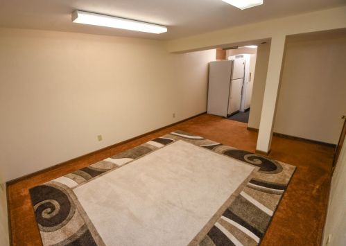 1911 Norwich Ave, Milwaukee WI 53235-4733 exterior