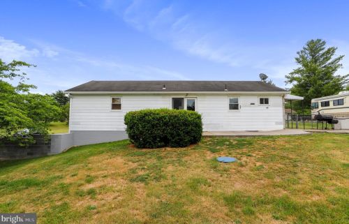 10601 Scenic View Dr, Upton PA  17225-9359 exterior