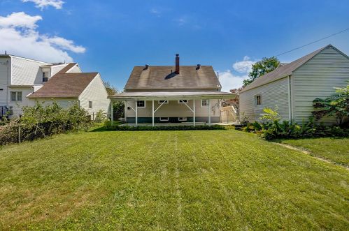 1327 Crestview Dr, Springfield OH  45504-1645 exterior