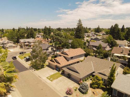 7461 Wynndel Way, Elk Grove CA  95758-1084 exterior