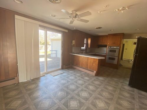 19 Lachance Ave, Warwick, RI 02889-1931