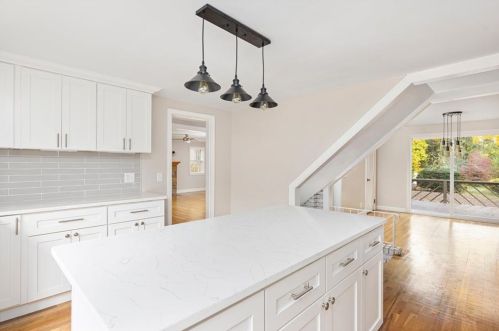 61 Knotty Oak Rd, Coventry RI  02816-8306 exterior