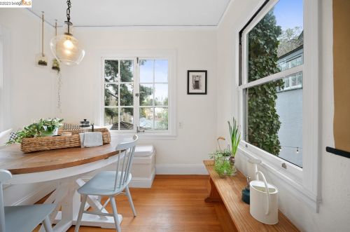 1230 Holman Rd, Oakland CA  94610-2541 exterior