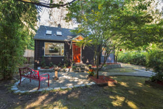 14517 Interlake Ave, Seattle, WA 98133-6239