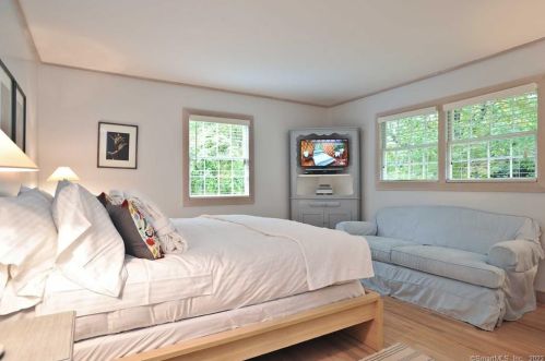 31 South St, Washington Depot CT  06793-1516 exterior