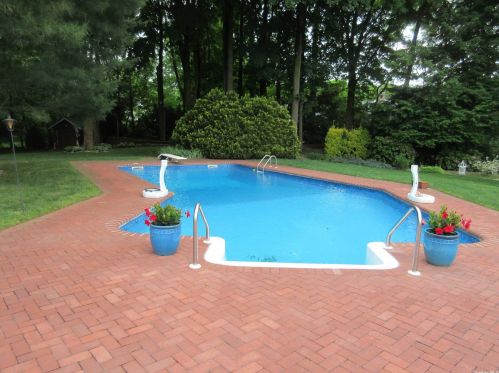 18 Hardwick Dr, Huntington Station NY  11746-4506 exterior