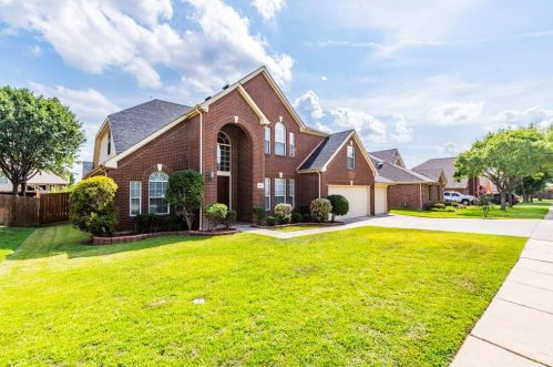 1405 Glen Hollow Ln, Lewisville TX  75028-3870 exterior