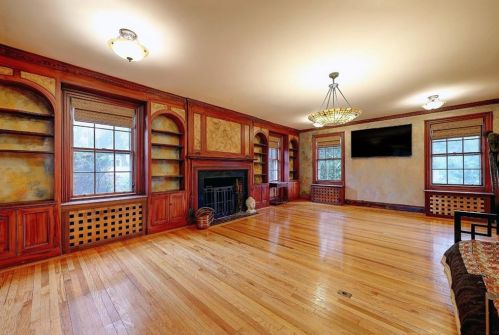 465 Rochambeau Ave, Providence RI 02906-1908 exterior