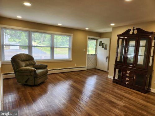 9644 Hamilton Blvd, Breinigsville PA  18031-1722 exterior