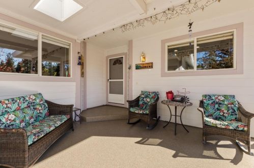 130 Windsor Ln, Grass Valley, CA 95949-9564