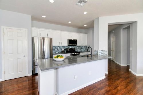 9674 Two Harbors Dr, Elk Grove CA  95624-4491 exterior