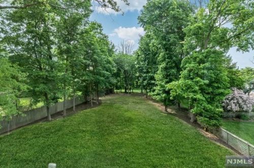 358 Northern Pkwy, Ridgewood NJ  07450-2621 exterior