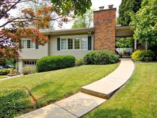 7219 Dearwester Dr, Cincinnati, OH 45236-2223