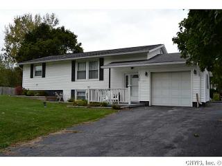 100 Willowwood Ln, Split Rock, NY 13031-9651