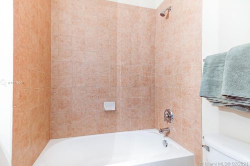 1121 147th Ter, Hollywood FL  33027-6182 exterior