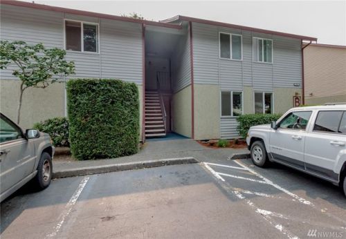 1844 Central Pl, Kent, WA 98030-7578