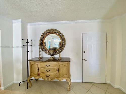 2501 22nd St, Hollywood FL  33019 exterior