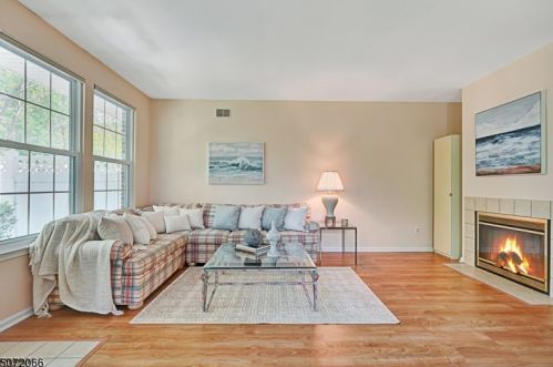 47 Pheasant Brook Ct, Bedminster NJ  07921-2040 exterior