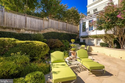 3210 R St, Washington DC  20024-3419 exterior