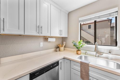 2625 Westberry Dr, Santa Rosa CA 95403-7207 exterior